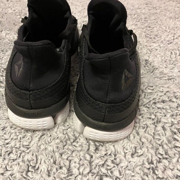 REEBOK 9 Unisex Black Sneakers - Picture 5 of 9